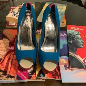 Allison Turquoise/pink heel - super cute Size 9
